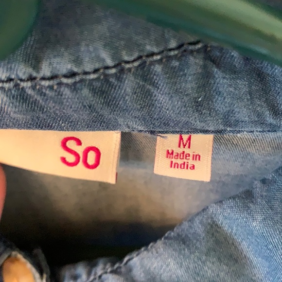 3/$10🌼 NWOT Women’s Denim blouse - Picture 3 of 3